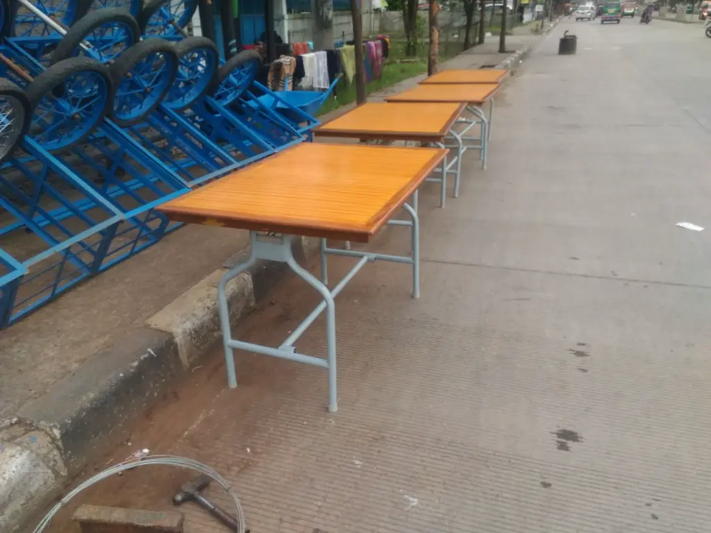 Meja Lipat Rumah Makan Masakan Padang (7).webp