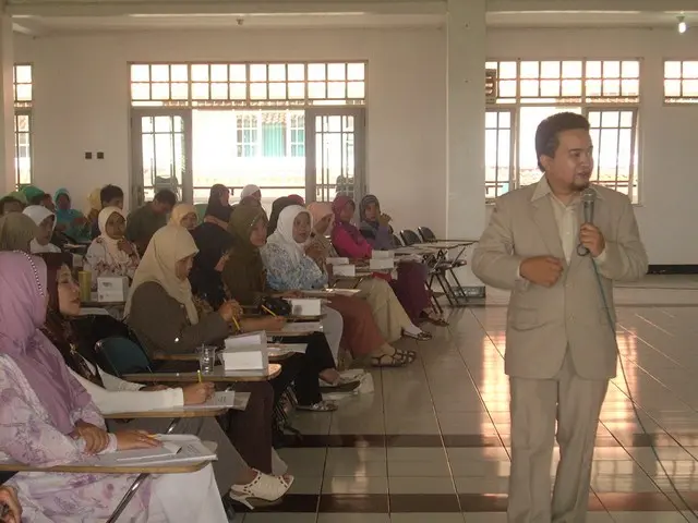 Pelatihan Menulis Buku Guru-guru Sumedang.webp